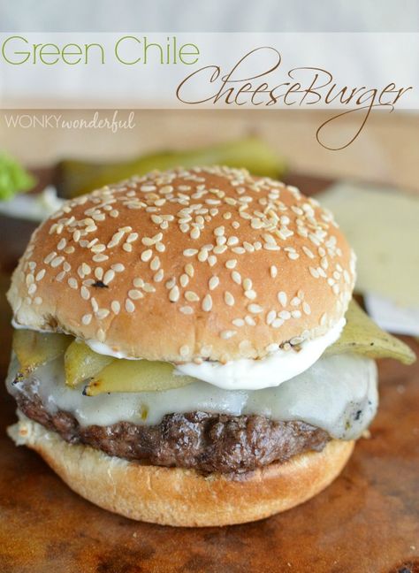 Green Chile Cheeseburger Recipe : A juicy burger grilled to perfection and topped with pepper jack cheese and a whole green chile. Dinner Recipe Low Carb Burger Recipes, Green Chili Burger, Juicy Burger Recipe, Hatch Chilies, Hatch Peppers, Chili Cheese Burger, Chili Burger, Homemade Gourmet, Recipes Grilling