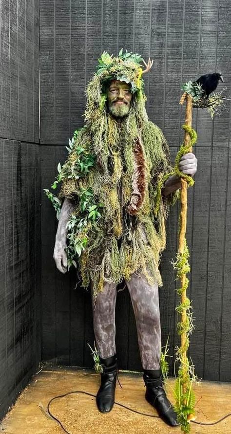 Forest Costume Diy, Forest Theme Costume Ideas, Woodland Witch Costume Diy, Swamp Costume, Mother Nature And Father Time Costumes, Forest Creature Costume, Treebeard Costume, Moss Costume, Mother Nature Costume Diy