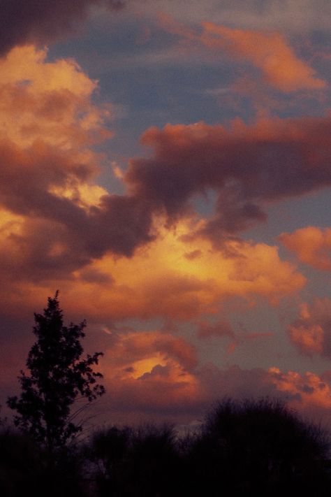 Dramatic sunset, rich in orange, pink and purple shades. Dark, intense atmosphere. #summertimesadness #sunset #clouds #filmphotography I Just Wanna Be Yours, Dramatic Sunset, Wanna Be Yours, Sunset Blvd, Purple Shades, Sunset Clouds, Dark Clouds, Pink Sunset, City Streets