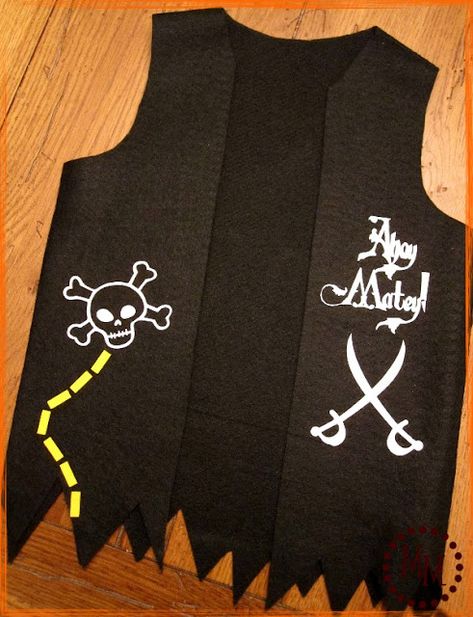 Diy Toddler Pirate Costume, Toddler Pirate Costumes, Diy Pirate Costume For Kids, Pirate Dress Up, Pirate Costume Kids, Pirate Costume Diy, Pirate Crafts, Pirate Accessories, Pirate Outfit