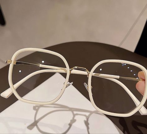 Glasses Frames Trendy Oval Face, Specs Frames Women Oval Face, Trendy Specs, Specs Frames Women, Clear Glasses Frames Women, Unique Glasses Frames, Chemistry Quotes, Cute Glasses Frames, Eyes Glasses