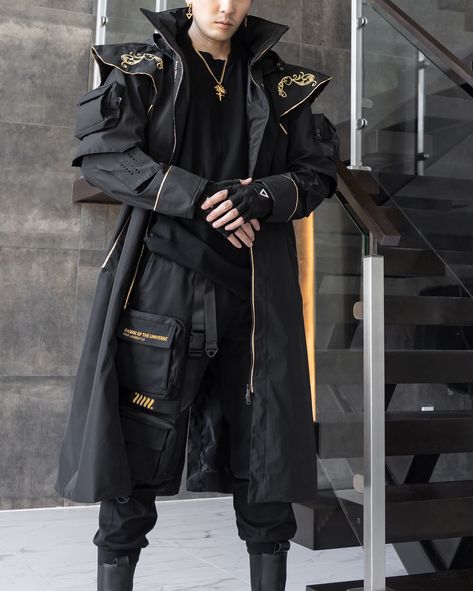 Fantasy Techwear, Techwear Trench Coat, Cyberpunk Male Outfit, Cyberpunk Oc Male, Masc Alt Outfits, Cyberpunk Coat, Cyberpunk Outfit Male, Combat Outfit, Futuristic Streetwear