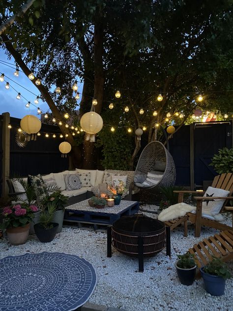 Cosy Garden Ideas, Moroccan Garden, Small Deck Decorating Ideas, Back Garden Design, Outdoor Textiles, Patio Decorating Ideas On A Budget, Outdoor Gardens Design, Backyard Garden Design, Bean Bags