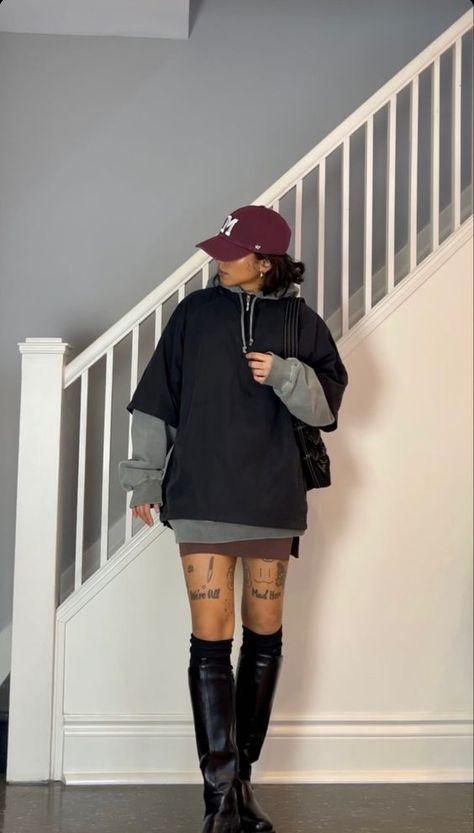 Mask Fem Outfits, Streetwear Fashion Dress Outfit, Tomboy Chic Plus Size, Casual Outfits Layers, 33 Degree Weather Outfit, Layered Pants Outfit, Two Layer Shirt Outfit, T Shirt Layered Over Long Sleeve, Layer T Shirt Outfit