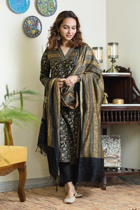 Tussar Silk Suits Designs, Tussar Silk Kurta Designs, Tussar Suit Design, Tussar Silk Suits, Tussar Silk Kurta, Salwar Suits Party Wear, Churidar Designs, Salwar Designs, Kurta Dress