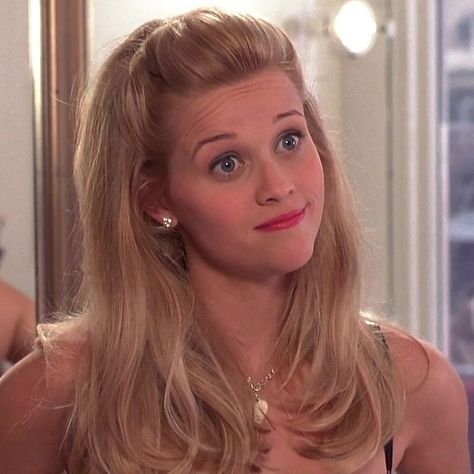 Reese Witherspoon Legally Blonde, Legally Blonde Movie, Blonde Movie, Blonde Aesthetic, Girly Movies, Makeup For Blondes, Elle Woods, 2000s Aesthetic, Girl Movies