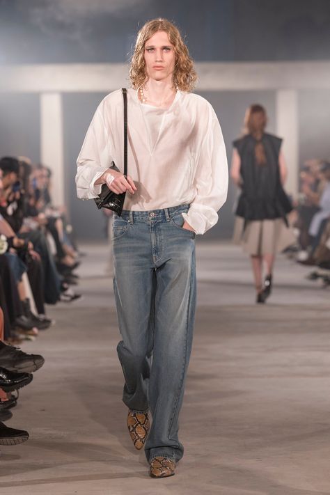 25SS Long Skirt Casual, Androgynous Outfits, Paris Fashion Week Men, Vogue France, Spring 2025, Summer Denim, Embellished Jeans, Monica Bellucci, Fashion Show Collection