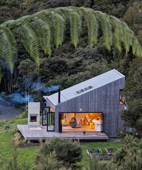 A Small House, Container House Design, Tiny House Cabin, Cabins And Cottages, Modern Cabin, Forest House, Tiny House Living, Container Homes, Cabin In The Woods