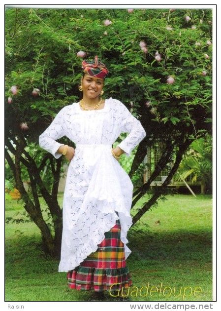 Guadeloupe Costume Traditionnel TBE - Guadeloupe Unique Ankara Styles, Caribbean Outfits, Caribbean Fashion, African Head Wraps, National Dress, African Clothing Styles, Traditional Dress, African Women, Black Is Beautiful