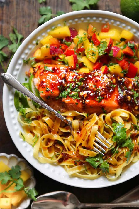 Asian Glazed Salmon with Mango Peach Salsa and Pasta in a white bowl Salmon With Pasta, Asian Glazed Salmon, Mango Salmon, Salmon With Mango, Salmon Noodles, Salmon Baked, Asian Salmon, Sauce For Salmon, Seafood Entrees