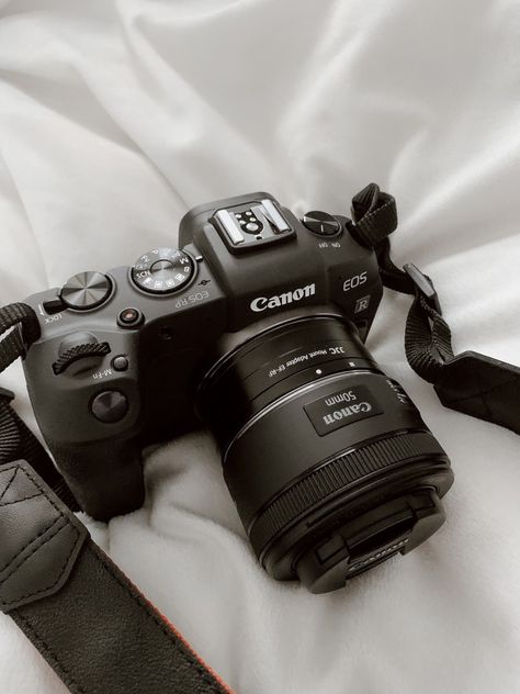 Cute Camera, Canon Camera, Digital Slr Camera, Photography Camera, Mirrorless Camera, Best Camera, Barnes And Noble, R5, Canon Eos