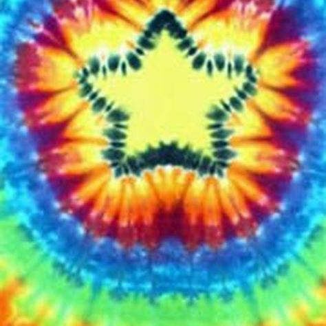 How to Tie-Dye a Star Tela, Mandalas, Spend Time With Friends, Tie Dye Shirts Patterns, Ty Dye, Tye Dye Patterns, Articles Of Clothing, Tie Dye Patterns Diy, Tye And Dye