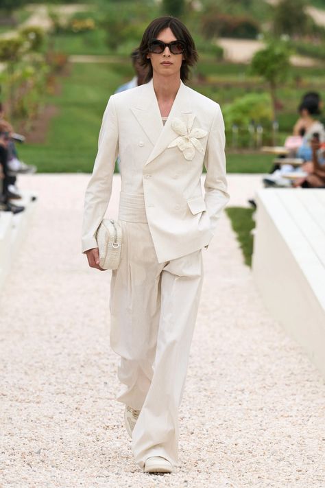 Amiri Spring 2024 Menswear Fashion Show | Vogue Male Model Outfits, Suit For Men Wedding, Fashion Show Themes, Met Gala Outfits, 2024 Menswear, Blazer Outfits Men, Wedding Outfit Men, Classy Prom Dresses, Mens Editorial