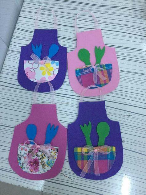 Snowflake Craft, Craft Apron, Preschool Activity, Art N Craft, Fathers Day Crafts, Mothers Day Crafts, Preschool Art, Art Activities, Arts And Crafts For Kids