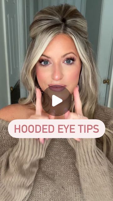 Rachel Bowling on Instagram: "Hooded eye tips! Use a light shimmer on the inner corner. Only apply liner on the outer corner of the eye and pull it up towards the tail of the eyebrow. Take a dense brush & apply a darker matte shade, concentrating on the outer corner, & work your way in. Use your eyeliner as a guide. Apply mascara to the upper & lower lashes & curl! Let me know if this was helpful and follow along for simple beauty tips!" Correct Way To Apply Eyeliner, Eyebrow Shaping For Hooded Eyes, Heavy Hooded Eyes Eyeliner, Eyeliner How To Apply, Light Makeup Hooded Eyes, Eyeliner For Oily Eyelids, Hooded Eye Makeup Diagram, Winged Eyeshadow Hooded Eyes, Make Up For Hooded Eyes Over 40