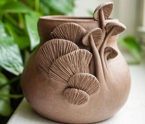 Fairy Pottery, Ceramics Planter, Mystic Mushroom, Mushroom Planter, Ceramic Mushrooms, Planter Plants, Throwing Clay, Clay Techniques, Pottery Inspo