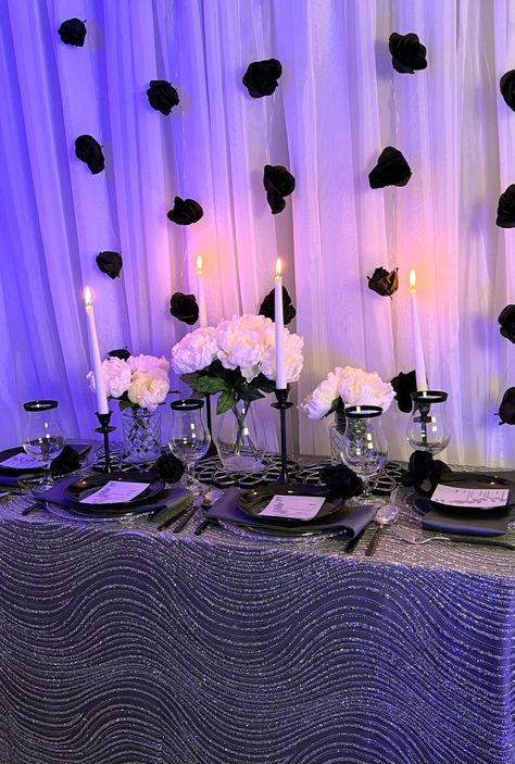 black and silver wedding decor Black Silver Wedding Decor, Silver And Black Table Setting, Black And Silver Wedding Theme, Black White And Silver Wedding, Wedding Theme Black, Silver Wedding Decor, Black Wedding Decor, Silver Wedding Reception, Wedding Decor Black