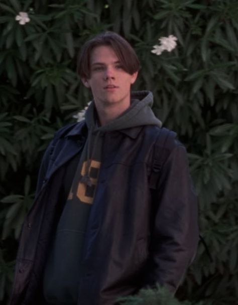 #deanforester #gilmoregirls Gilmore Girls Dean, Gilmore Girls Fashion, Gilmore Guys, Dean Forester, Gilmore Girls Outfits, Gilmore Girl, Chad Michael Murray, Anne With An E, Rory Gilmore