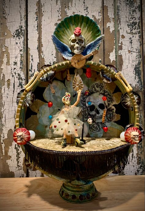 Found Object Collage, Magick Crafts, Assemblage Art Collage, Assemblage Art Mixed Media, Shrines Box, Alter Art, Altar Art, Curio Cabinets, Assemblage Art Dolls