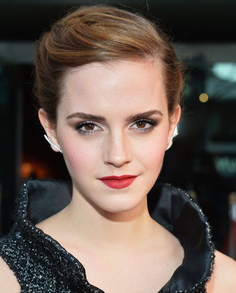 Emma Watson’s Hairstylist: “The Short Hair Was a Rebirth For Her” | Beauty High Emma Watson Short Hair, Emma Watson Makeup, Alex Watson, Gary Pepper Girl, Lucy Watson, Nicole Warne, Red Lipstick, Gorgeous Makeup, Hermione Granger