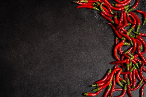 Spicy Background, Dried Red Chili Peppers, Types Of Peppers, Red Spice, Food Vintage, Background Food, Hot Chili Sauce, Concrete Background, Shrimp Soup