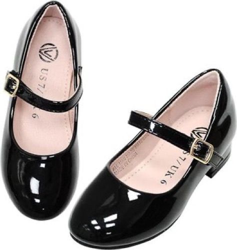 Low Heel Mary Janes, Shoes For Girls Kids, Heel Ideas, Black School Shoes, Kids Dress Shoes, Girls Dress Shoes, Shoes Party, Classic Girl, Black Dress Shoes