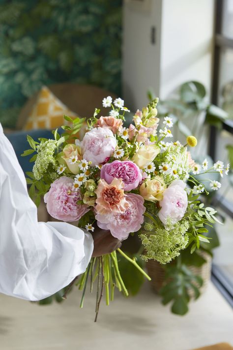 Peony Wedding Bouquet Summer, Pink Peony Bouquet, Wildflower Bridal Bouquets, Peony Bouquets, Pale Pink Peonies, Big Bouquet, Pink Peonies Bouquet, Peony Arrangement, Bridal Bouquet Peonies