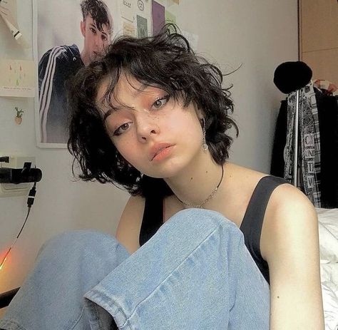 Short Grunge Hair Curly, Aesthetic Hairstyles For Short Hair, Aesthetic Hairstyles, Short Grunge Hair, Shot Hair Styles, Penteado Cabelo Curto, Fluffy Hair, Hairstyles For Short Hair, Cut My Hair