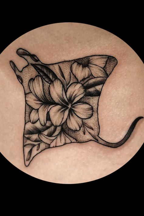 Half Sleeve Tattoos For Women Lower Arm Ocean, Stingray And Flower Tattoo, Mandala Stingray Tattoo, Stingray Floral Tattoo, Manta Ray With Flowers Tattoo, Sea Animals With Flowers Tattoo, Sting Ray Tattoo With Flowers, Stingray Tattoo With Flowers, Marine Animal Tattoos For Women