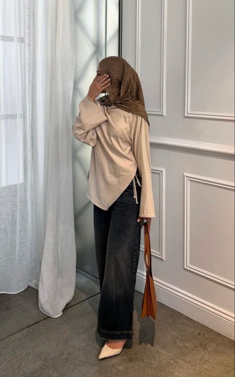 Brunch Outfit Hijab, Hijabi Winter Outfits Casual, Modest Night Out Outfit, Hijabi Birthday Outfit, Classy Hijab Outfits, Urban Modesty, Modest Business Casual, Modest Outfits Muslim, Outfits Muslim