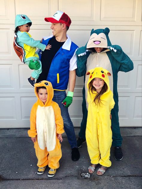 Pikachu Family Costume, Squirtle Halloween Costume, Pokemon Customes Halloween, Family Anime Costumes, Halloween Pokemon Costumes, Group Family Halloween Costumes, Anime Family Costumes, Pokemon Group Costume, Pokémon Family Costume