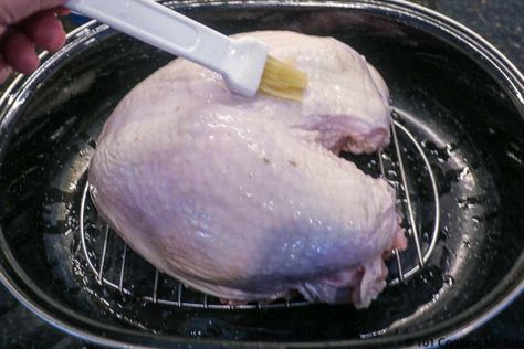 Turkey Dinner Recipes, Oven Roasted Turkey Breast, Cooking Turkey Breast, Cook A Turkey, Fresh Turkey, Frozen Turkey, Oven Roasted Turkey, Turkey Breast Recipe, Turkey Wings