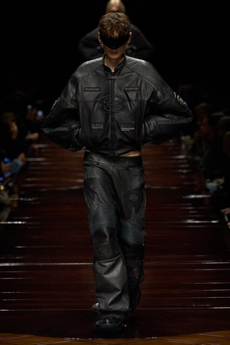 Balenciaga Outfit Men, Balenciaga Street Style, Abercrombie And Fitch Outfit, Balenciaga Runway, Balenciaga Outfit, Lotta Volkova, Outfit Male, Manish Fashion, Fashion Collection Inspiration