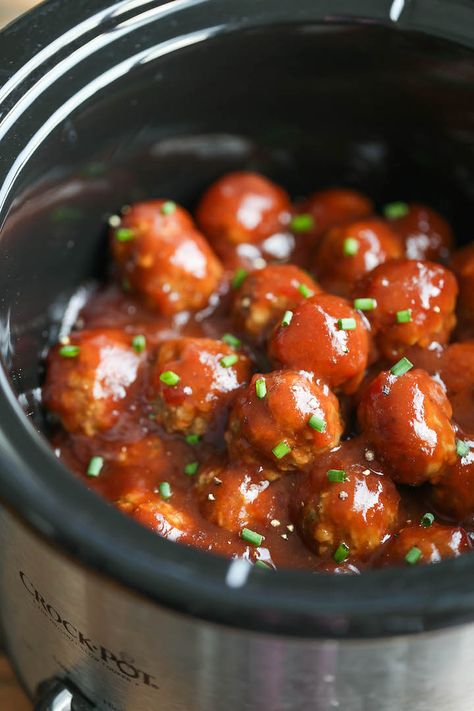 Slow Cooker Cocktail Meatballs - Damn Delicious Meatballs Cocktail, Best Appetizer Meatballs Crockpot, Easy Cocktail Meatballs, Slow Cooker Cocktail Meatballs, Crockpot Sweedish Meatballs, Make Ahead Christmas Appetizers, Best Holiday Appetizers, Cocktail Meatballs, Christmas Appetizers Easy