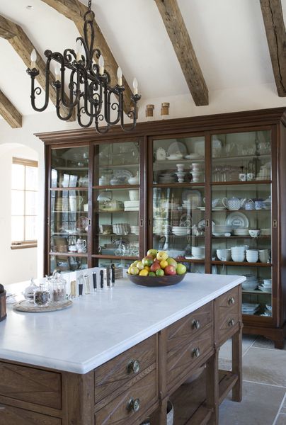 china cabinet  © Sarah Blank Design Studio | www.sarahblankdesignstudio.com Farmhouse Kitchen Island, Kitchen Pantry Cabinets, Classic Kitchen, Kitchen Pantry, Beautiful Kitchens, Kitchen Style, Country Kitchen, Home Decor Kitchen, 인테리어 디자인