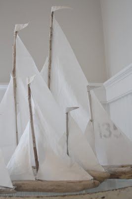 DIY driftwood sailboats Diy Driftwood, Beach Crafts, Cool Ideas, Driftwood Art, Sailboats, Beach Cottages, Coastal Style, Nautical Decor, Diy Projects To Try