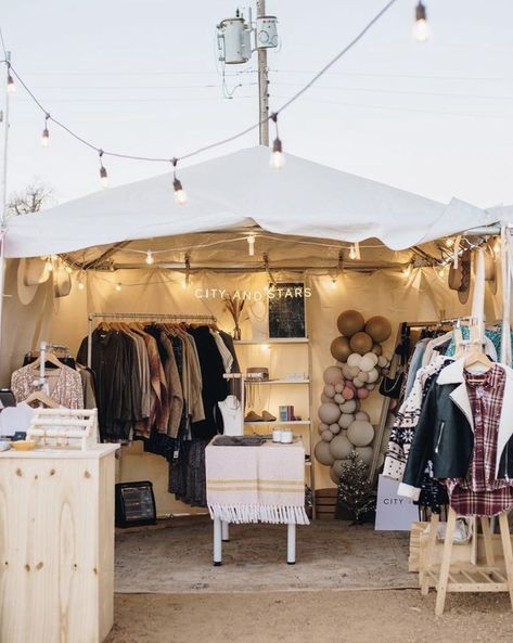 Boutique Pop Up Inspo | The Boutique Hub Pop Up Shop Setup Ideas, Pop Up Markets Display, Rustic Pop Up Shop, Small Store Set Up Ideas, Boutique Tent Set Up, Boutique Pop Up Shop Tent, Pop Up Setup Ideas, Boutique Event Set Up, Pop Up Store Ideas Inspiration