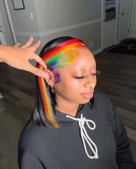 Rainbow Hair Black Women, Rainbow Streaks In Hair, Pride Hairstyles, Rainbow Hair Dye, Peak A Boo Hair, Rainbow Afro, Rainbow Dyed Hair, Rainbow Hair Ideas, Rainbow Hairstyles