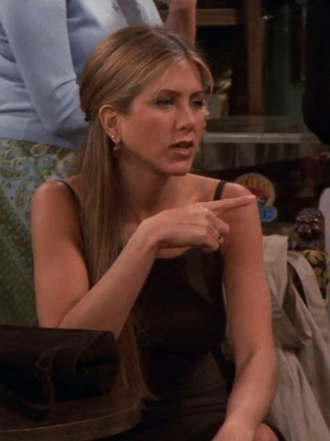 Rachel Green's 703 Outfits From 'Friends,' Ranked From Worst To Best Rachel Green 90s, Long Hair Looks, Rachel Green Hair, Rachel Hair, Jeniffer Aniston, Rachel Green Style, Rachel Green Outfits, Jennifer Aniston Hair, Jenifer Aniston