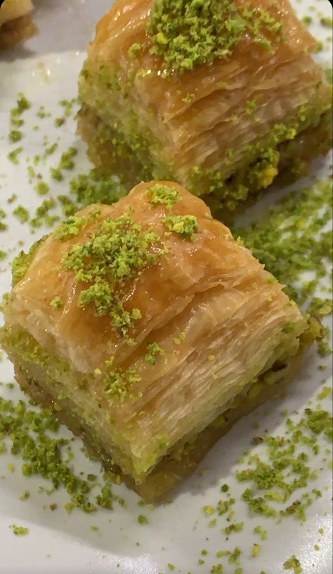 Baklava Aesthetic, Lebanese Recipes, Arabic Food, Instagram Food, Baklava, Food Obsession, Pretty Food, Food Cravings, I Love Food