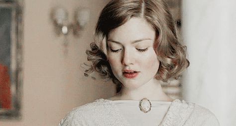 Holiday Grainger, 20s Aesthetic, Holliday Grainger, Celebrity Bodies, Madding Crowd, Period Movies, Study Pictures, Female Character Inspiration, Retro Hairstyles