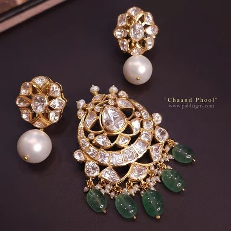 #chaandphool #moissanite #silverjewellery #semipreciousjewelry #polkijewellery #weddingjewellery #jadaujewelry #bridaljewelry #jadauearrings #moissanitepolki #statementjewellery #moissanitepolkijewellery #indianweddingjewelry #bridejewelry #necklaceset #polkichoker Polki Pendant Set Uncut Diamond, Kundan Pendants, Polki Pendant Set, Kundan Pendant Set, Jadau Set, Polki Pendant, 2024 Jewelry, Pearl Earrings Designs, Bridal Necklace Designs