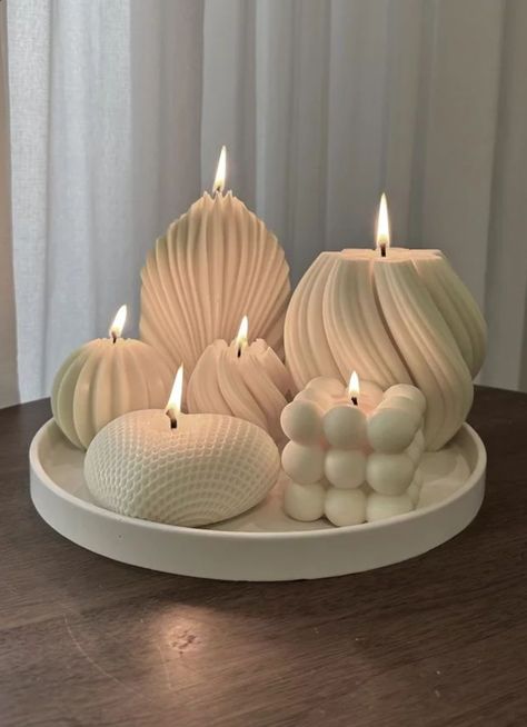 Aesthetics Candles, Spiral Candle, Pretty Candles, Spiral Candles, Candles Aesthetic, Soya Mumu, Pretty Candle, Living Room Decor Inspiration, Cozy Candles