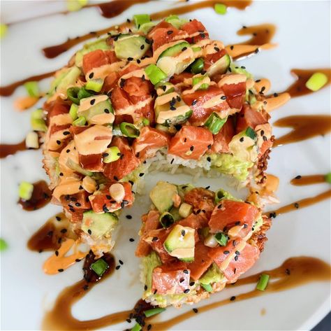 Air Fryer Sushi Pizza Air Fryer Sushi, Airfryer Pizza, Pizza Sushi, Sushi Pizza, Sushi Sauce, Fusion Dishes, Delicious Seafood Recipes, Spicy Mayo, Mashed Avocado