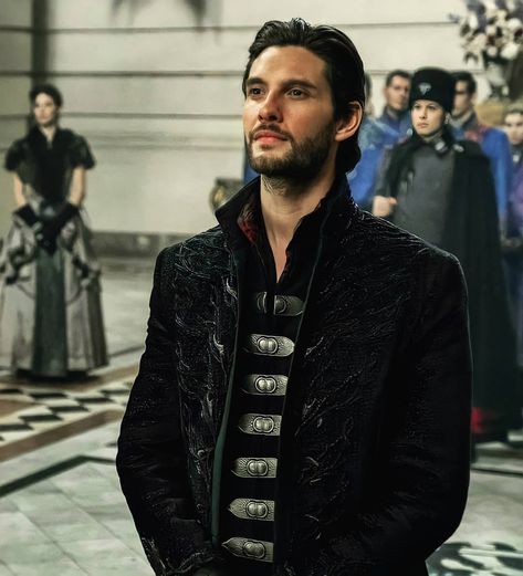 Ben Barnes Germany’s Instagram profile post: “I have no words. I am so excited 😍 And look at him, can't believe Ben is really the Darkling. • • TAGS: • • • #benbarnes #TheDarkling…” Shadow Summoner, General Kirigan, Bone Books, The Darkling, Shadow And Bone, The Grisha Trilogy, His Dark Materials, Adelaide Kane, A Discovery Of Witches