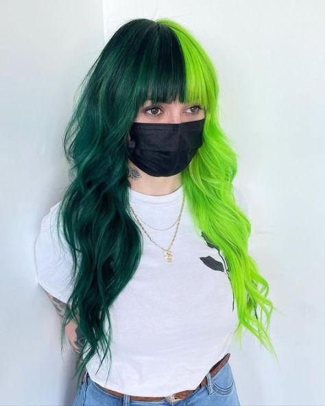 Wearing Gemini Hair – All You Need to Know about the New Statement-Making Trend Gemini Hair Color Trend, Hair Color Half And Half, Half Green Hair, Yellow Green Hair, Hair Wishlist, Alt Hairstyles, Neon Green Hair, Gemini Hair, Nejire Hado