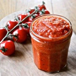 The best tomato pasta sauce ever! (The healthiest too) Best Tomato Pasta Sauce, Ella Vegan, Best Marinara Sauce, Deliciously Ella, Tomato Pasta Sauce, Tomato Sauce Recipe, Sauce Tomate, Marinara, Raw Food Recipes