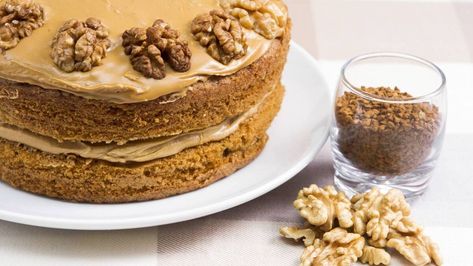 Cakes Made With Oil, Cafe Frappe, Coffee Walnut Cake, Walnut Cake Recipe, Camp Coffee, Chocolate Covered Coffee Beans, Coffee And Walnut Cake, Cakes To Make, Coffee Buttercream