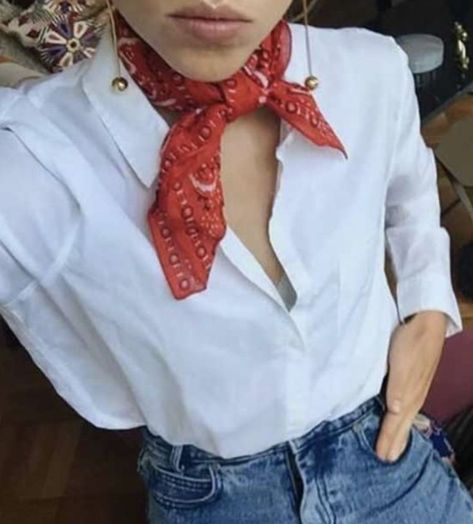 Outfit Mexicano, Mode Country, Bandana Outfit, Classy Cowgirl, Fashion Makeover, Mexican Outfit, Scarf Outfit, Bandana Styles, Texas Style