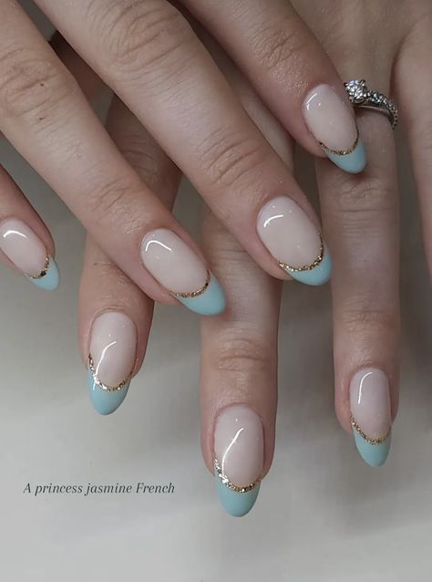 Jasmine Themed Nails, Princess Jasmine Nail Art, Princess Jasmine Inspired Nails, Nails Bday Ideas, Bridgerton Blue Nails, Cinderella Nail Designs, Disney Jasmine Nails, Cruise Nails Simple, Cinderella Nail Ideas